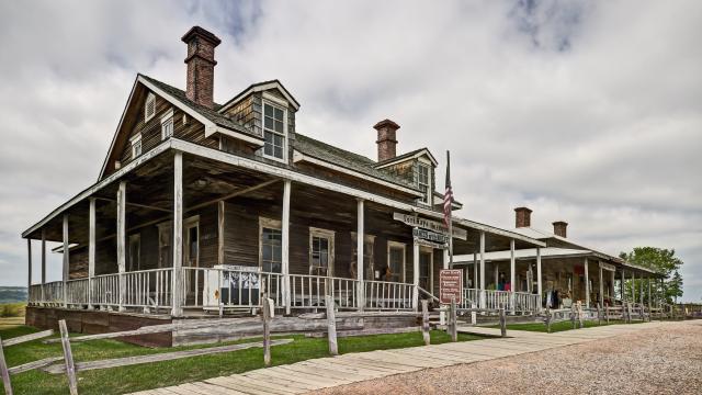 Fort Hays Old West Town & Dinner Show